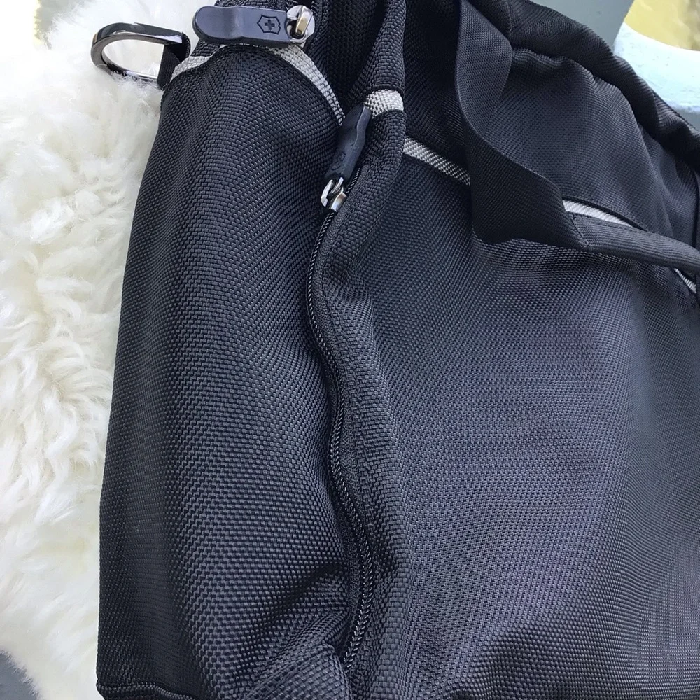 Victorinox Multi-Compartmental Laptop Briefcase Travel Bag Lightweight